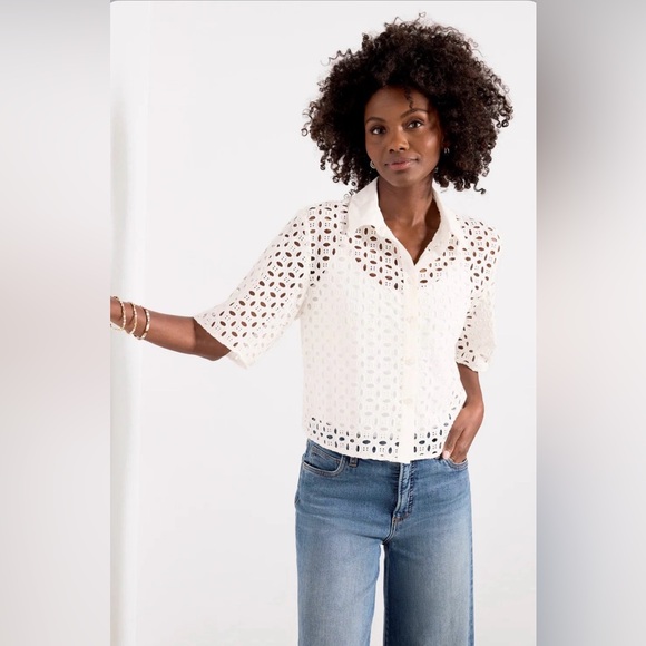 Evereve Tops - Evereve Women’s Willow Cutwork White Eyelet 100% Cotton Shirt Size Small